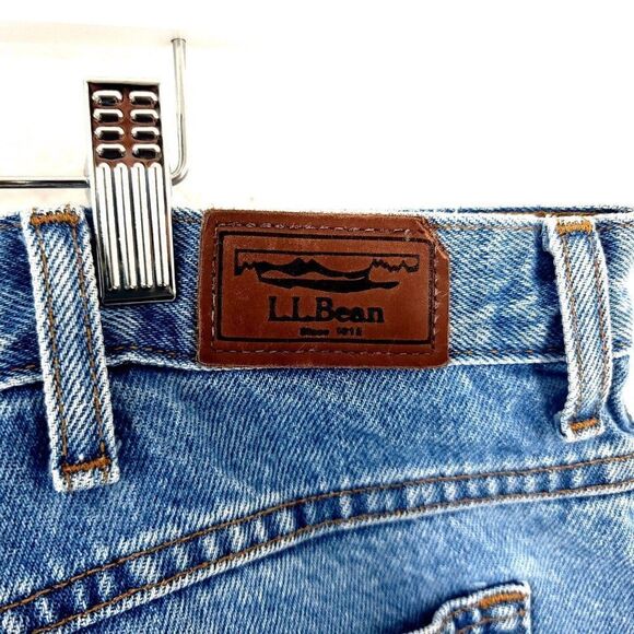 L.L. Bean Relaxed Fit Light Wash Blue High Rise Denim Jeans 42/30 - Picture 4 of 8